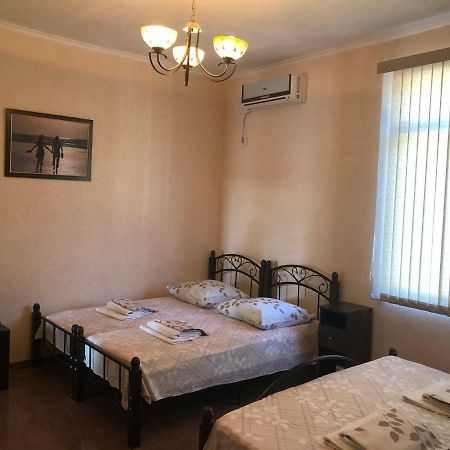 Emiliya Guest House Gagra Exterior foto