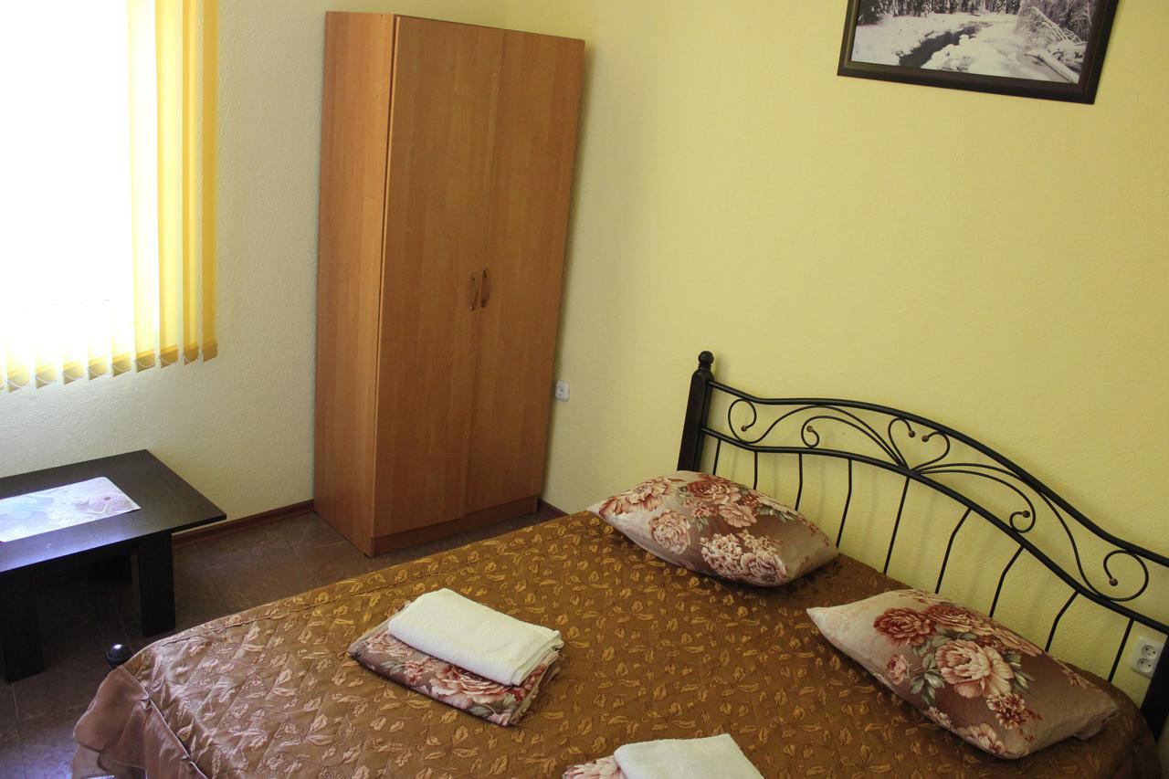 Emiliya Guest House Gagra Exterior foto