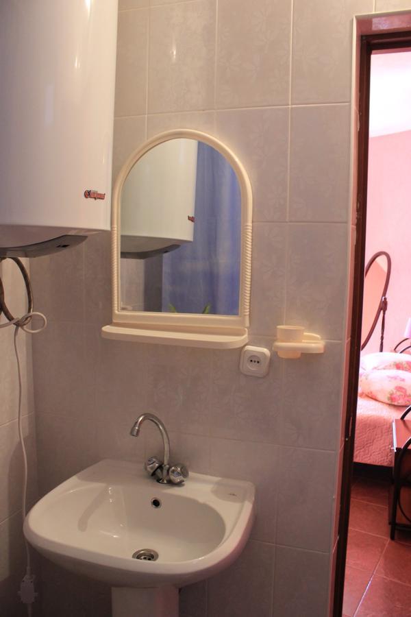 Emiliya Guest House Gagra Exterior foto
