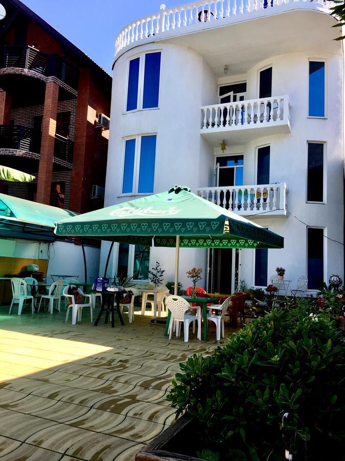 Emiliya Guest House Gagra Exterior foto