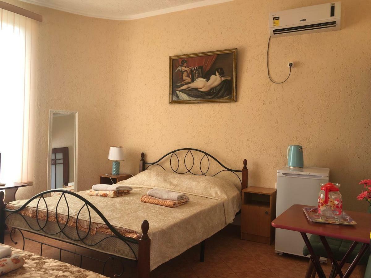 Emiliya Guest House Gagra Exterior foto